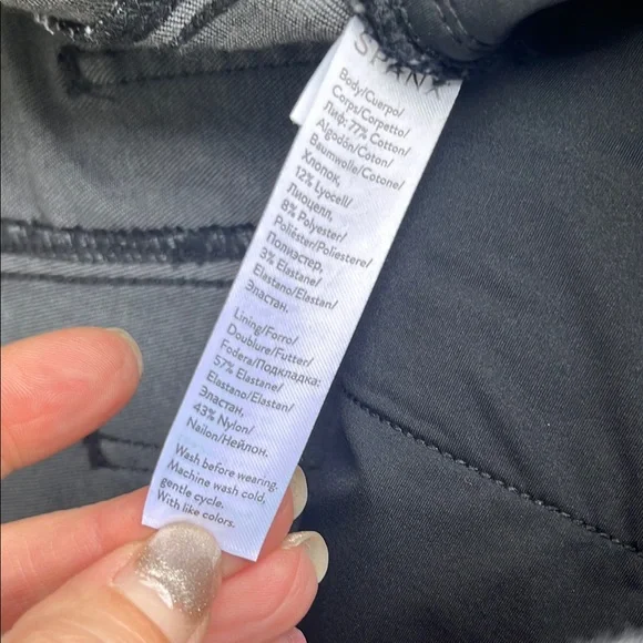 New SPANX Black Skinny Jeans Distressed Knee - Picture 7 of 16